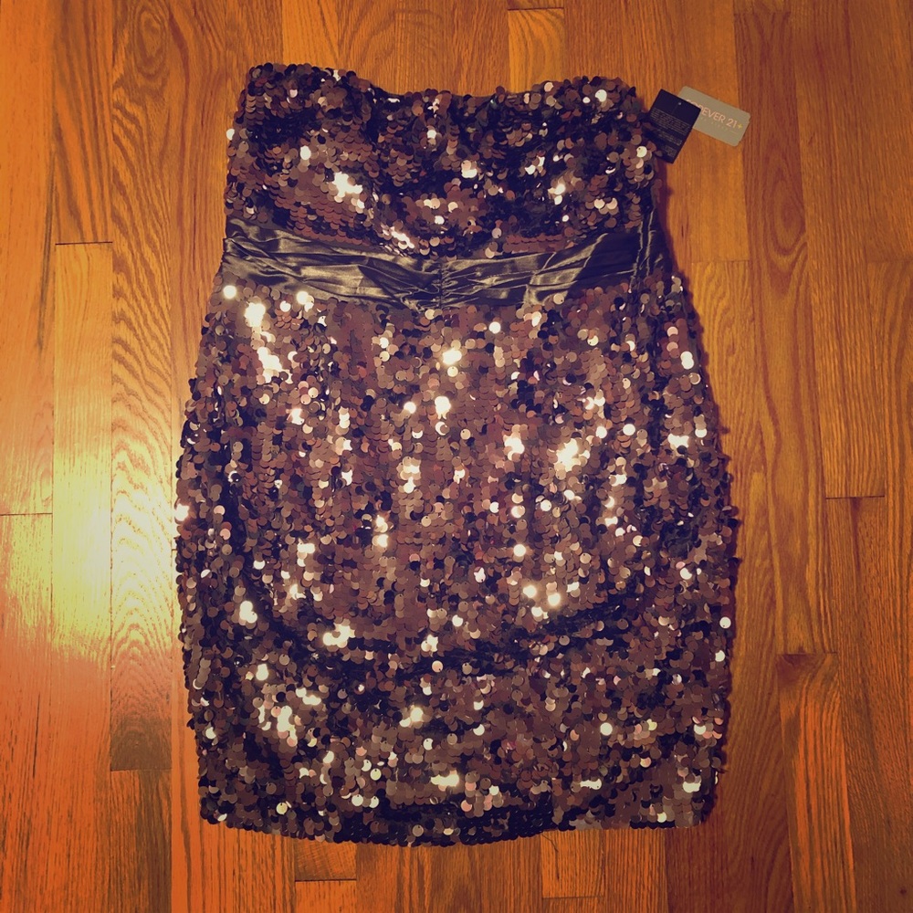 ✨NWT Embellished Strapless Dress